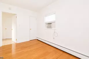 26 W Price St, Linden, NJ 07036 - Photo 10
