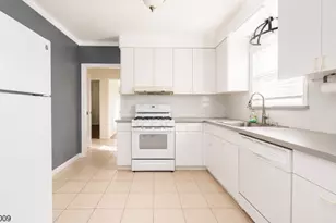 26 W Price St, Linden, NJ 07036 - Photo 6