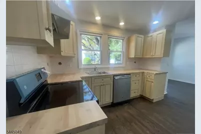 298 Farrant Ter #1, Teaneck Township, NJ 07666 - Photo 2