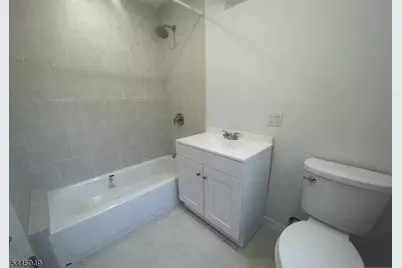 298 Farrant Ter #1, Teaneck Township, NJ 07666 - Photo 12