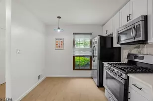 309 English Pl, Bernards Township, NJ 07920 - Photo 4