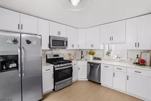 309 English Pl, Bernards Township, NJ 07920 - Photo 6