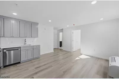 566 Springfield Ave #201, Newark, NJ 07103 - Photo 4