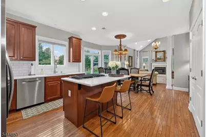 4 Riverview Ct, Raritan Township, NJ 08551 - Photo 6