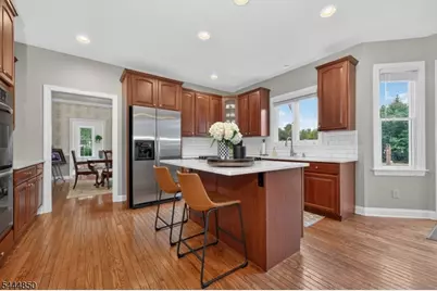 4 Riverview Ct, Raritan Township, NJ 08551 - Photo 4