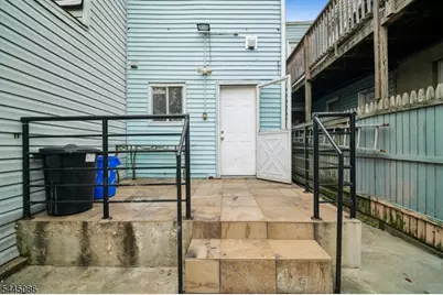 222 Astor St, Newark, NJ 07114 - Photo 16