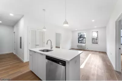 25 Freeway Dr #203, East Orange, NJ 07018 - Photo 4