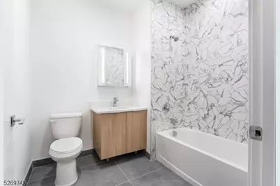 25 Freeway Dr #502, East Orange, NJ 07018 - Photo 18
