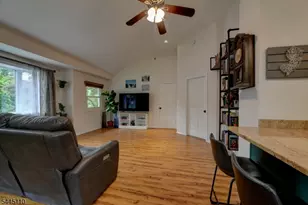 122 W Lake Shore Dr, Rockaway Township, NJ 07866 - Photo 4
