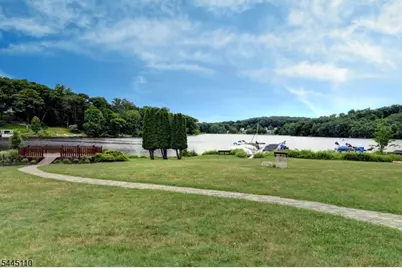 122 W Lake Shore Dr, Rockaway Township, NJ 07866 - Photo 30