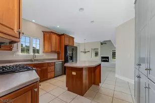 21 Benjamin Dr, Franklin Township, NJ 07882 - Photo 12