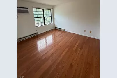 8 Sewall Ave, Clifton, NJ 07011 - Photo 8