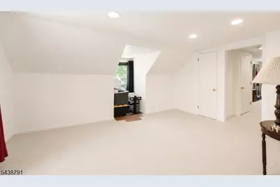 206 Mountain Pkwy, Green Brook Township, NJ 08812 - Photo 14