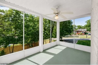 206 Mountain Pkwy, Green Brook Township, NJ 08812 - Photo 12