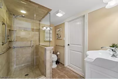 1050 Pines Lake Dr, Wayne, NJ 07470 - Photo 32