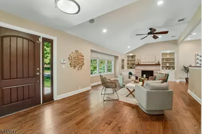 1050 Pines Lake Dr, Wayne, NJ 07470 - Photo 4
