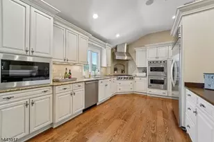 1050 Pines Lake Dr, Wayne, NJ 07470 - Photo 10
