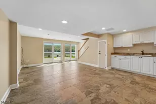 1050 Pines Lake Dr, Wayne, NJ 07470 - Photo 28