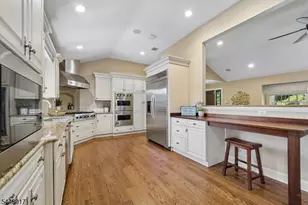 1050 Pines Lake Dr, Wayne, NJ 07470 - Photo 12