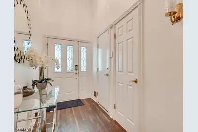 162 Coppertree Ct, Edison, NJ 08820 - Photo 2