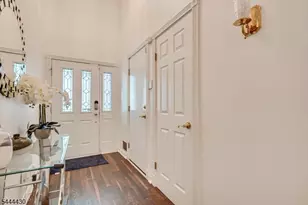 162 Coppertree Ct, Edison, NJ 08820 - Photo 2