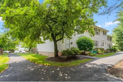 2301 Jamestown Common, Hillsborough Township, NJ 08844 - Photo 4