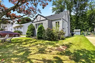 93 Gaywood Ave, Woodbridge Township, NJ 07067 - Photo 2