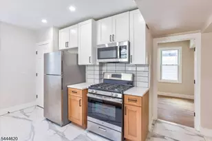 152 N Clinton St, East Orange, NJ 07017 - Photo 28