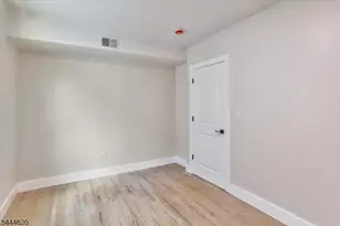 152 N Clinton St, East Orange, NJ 07017 - Photo 32