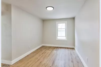 152 N Clinton St, East Orange, NJ 07017 - Photo 32