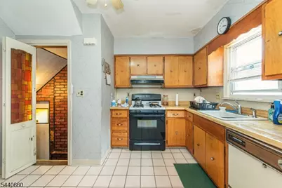 42 Delaware Ave, Bloomfield, NJ 07003 - Photo 4