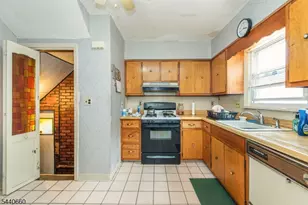 42 Delaware Ave, Bloomfield, NJ 07003 - Photo 4