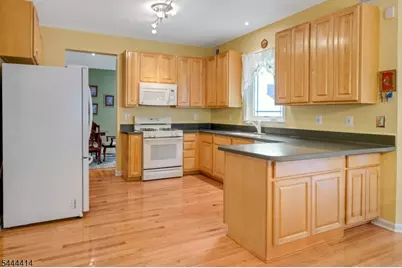 64 Walters Brook Dr, Bridgewater, NJ 08807 - Photo 12