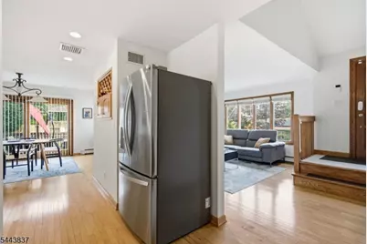 8 Oakwood Rd, Jefferson Township, NJ 07849 - Photo 10