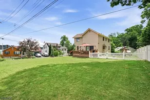 8 Oakwood Rd, Jefferson Township, NJ 07849 - Photo 32