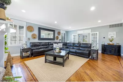 8 Ferndale Pl, Pequannock Township, NJ 07444 - Photo 10