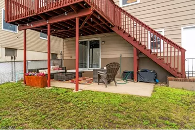 296 N 12th Pl, Prospect Park, NJ 07508 - Photo 4