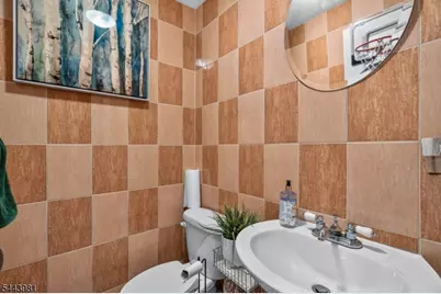 296 N 12th Pl, Prospect Park, NJ 07508 - Photo 6