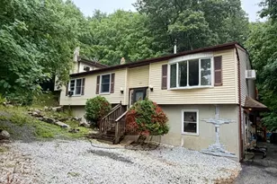 120 Barry Dr N, Vernon, NJ 07422 - Photo 2