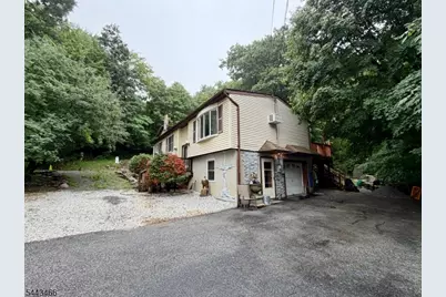 120 Barry Dr N, Vernon, NJ 07422 - Photo 2