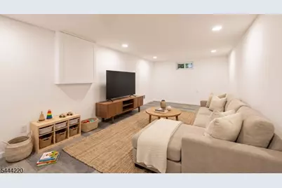 54 Mountainview Dr, Cedar Grove, NJ 07009 - Photo 28