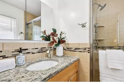 54 Mountainview Dr, Cedar Grove, NJ 07009 - Photo 20