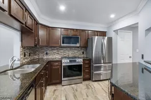 37 Amethyst Ln, Paterson, NJ 07501 - Photo 2