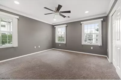 37 Amethyst Ln, Paterson, NJ 07501 - Photo 8