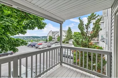 37 Amethyst Ln, Paterson, NJ 07501 - Photo 18
