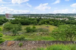 37 Amethyst Ln, Paterson, NJ 07501 - Photo 22
