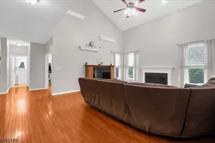 1 Tanager Dr, Raritan Township, NJ 08551 - Photo 18