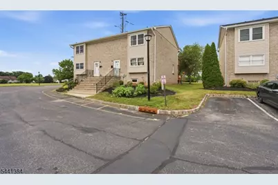 1005 Robin Rd, Hillsborough Township, NJ 08844 - Photo 10