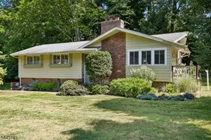 5 The Glen, Cedar Grove, NJ 07009 - Photo 2