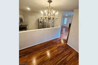 231 McAuliffe Ct, Franklin Township, NJ 08873 - Photo 4